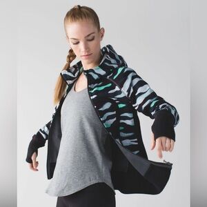 Lululemon Scuba Hoodie Multi Camo Fleece Size 6